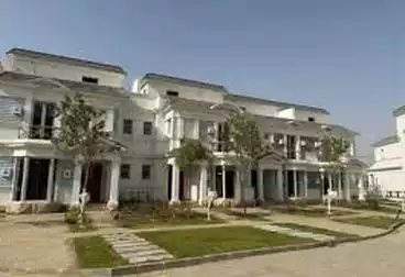 تاون هاوس للبيع - 4 غرف