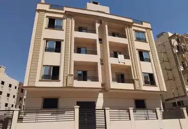 شقق للبيع - 3 غرف - بالدور 1