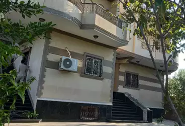 فلل للإيجار - 8 غرف