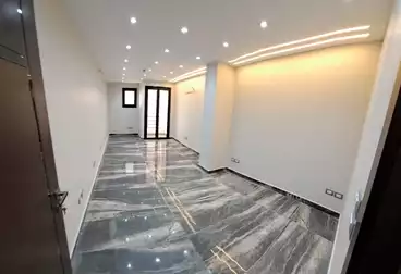 إداري للبيع - 6 غرف - بالدور 5