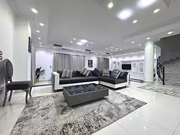فلل للإيجار - 6 غرف