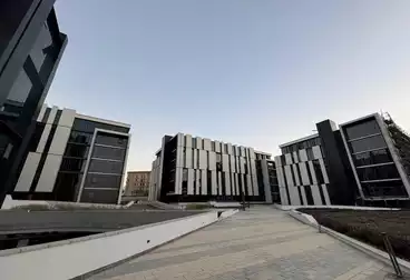 مكاتب للإيجار - 1 غرف - بالدور 1