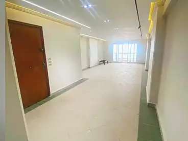 Apartments For sale - 3 rooms - floor 1