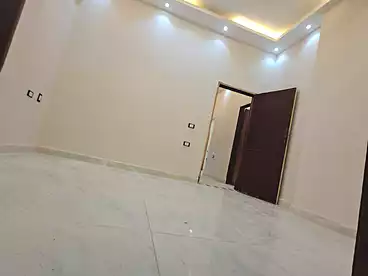 شقق للبيع - 3 غرف - بالدور 0