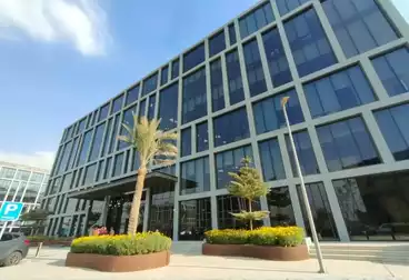 إداري للإيجار - 4 غرف - بالدور 3