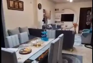 شقق مفروشة للبيع - 3 غرف - بالدور 5