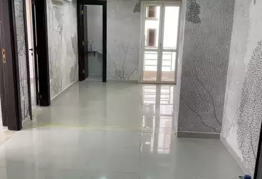 عيادات للبيع - 4 غرف - بالدور 5