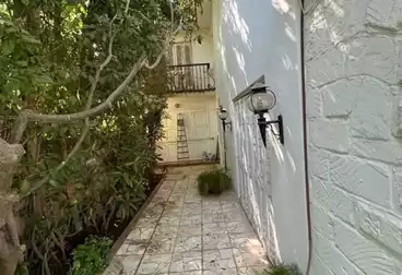 Villas For sale - 10 rooms