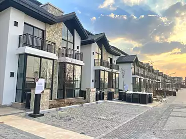 فلل للبيع في مجموعه 1 - كمبوند هايد بارك، كمبوند هايد بارك، 260 متر