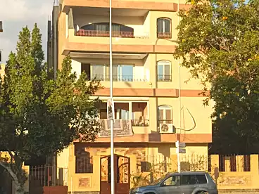 شقق للبيع - 4 غرف - بالدور 1