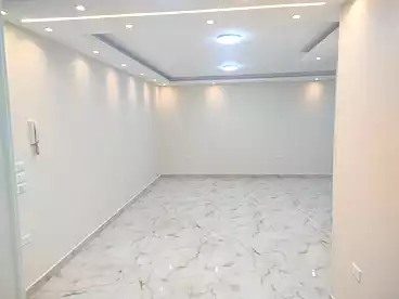 إداري للإيجار - 3 غرف - بالدور 1