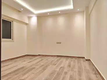 مكاتب للإيجار - 3 غرف - بالدور 6