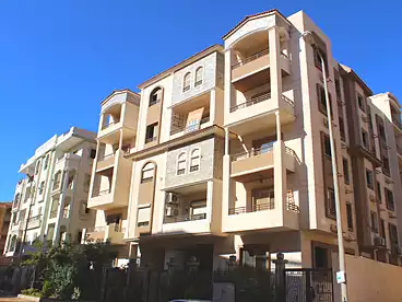 شقق للبيع - 3 غرف - بالدور 0