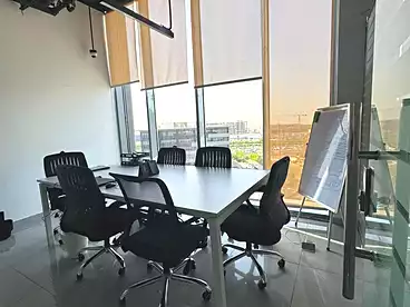 مكاتب للإيجار - 3 غرف - بالدور 2