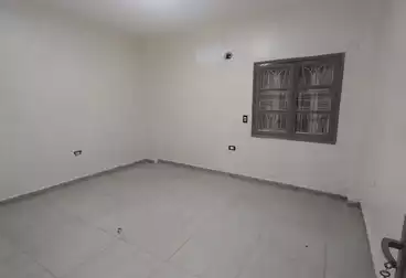 مكاتب للإيجار - 3 غرف - بالدور 0