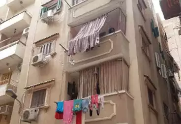 House / Home For sale - 8 rooms