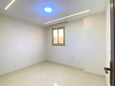 شقق للبيع - 3 غرف - بالدور 0