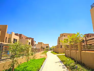 توين هاوس للبيع - 4 غرف