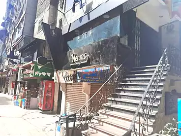 محلات للبيع - بالدور 1