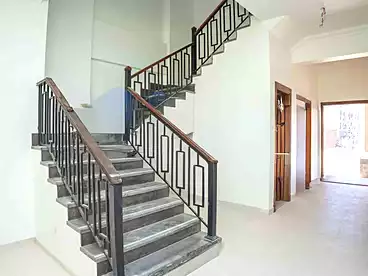 عقارات للبيع - 7 غرف