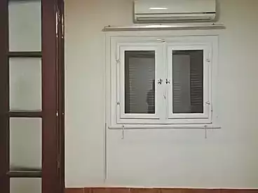 مكاتب للإيجار - 4 غرف - بالدور 0