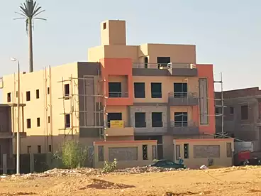 شقق للبيع - 3 غرف - بالدور 1