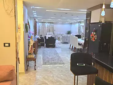 شقق للبيع - 3 غرف - بالدور 8