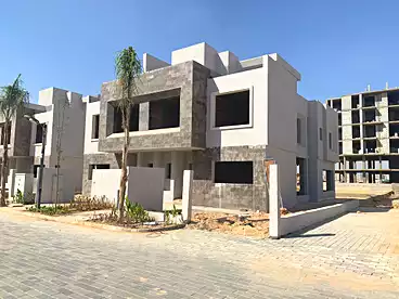 توين هاوس للبيع - 4 غرف