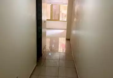 شقق للإيجار - 3 غرف - بالدور 1