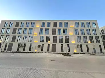 مبنى إداري للإيجار - 5 غرف