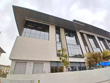 مكاتب للإيجار - 1 غرف - بالدور 1