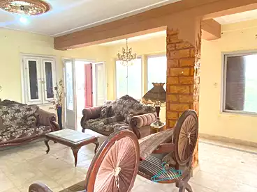 منزل / بيت للبيع - 9 غرف