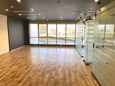 مقر إداري للإيجار - 4 غرف - بالدور 2