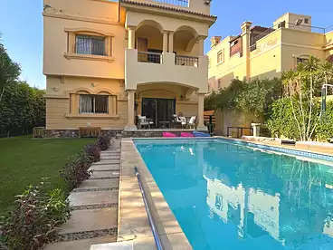عقارات للبيع - 6 غرف