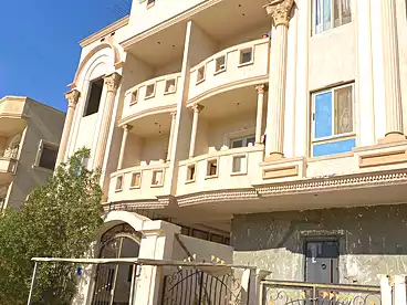 عقارات للبيع - 3 غرف - بالدور 1