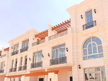 توين هاوس للبيع - 6 غرف