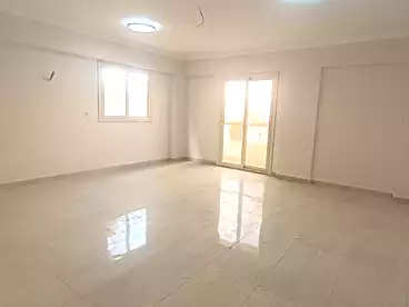 شقق للإيجار - 3 غرف - بالدور 0