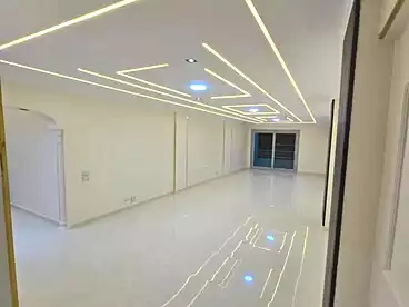 شقق للبيع - 3 غرف - بالدور 7