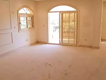 شقق للبيع - 3 غرف - بالدور 1