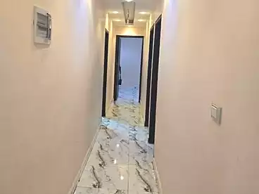 شقق للبيع - 3 غرف - بالدور 0
