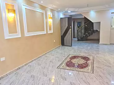 دوبلكس للبيع في اللبيني، الهرم، 230 متر