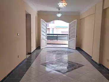 شقق للإيجار - 3 غرف - بالدور 0