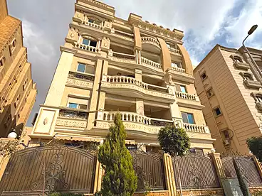 شقق للبيع - 3 غرف - بالدور 1
