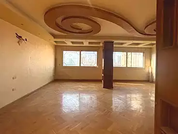 عقارات للبيع - 4 غرف - بالدور 5