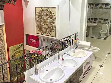 محلات للبيع
