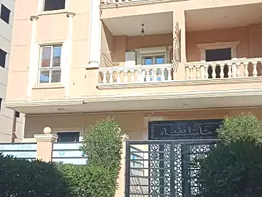 شقق للبيع - 3 غرف - بالدور 1
