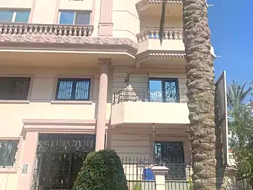شقق للبيع - 3 غرف - بالدور 1