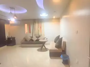 مكاتب للإيجار - 3 غرف - بالدور 3