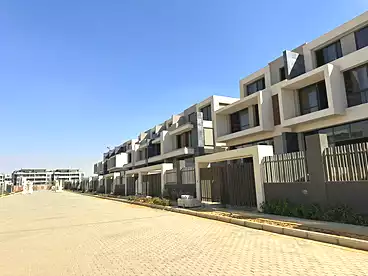 تاون هاوس للبيع - 5 غرف