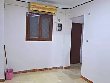 شقق للإيجار - 2 غرف - بالدور 1
